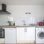Normandy Garden Escape بيت للعطل *