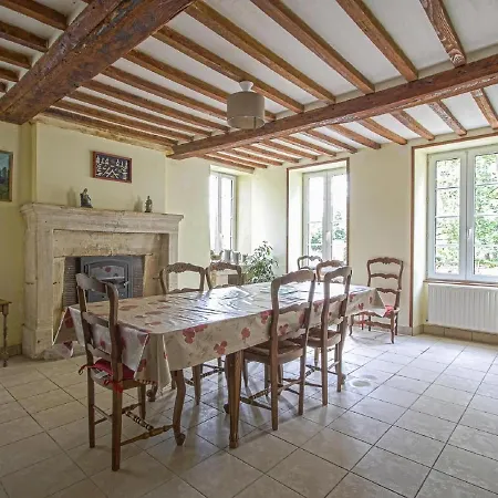 Holiday home Spacious With Garden