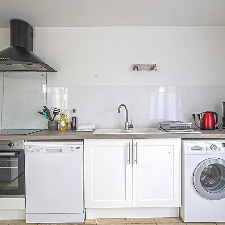 Spacious With Garden Holiday home *